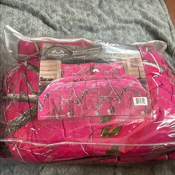 Realtree Pink and Brown Comforter - Picture 1 of 1